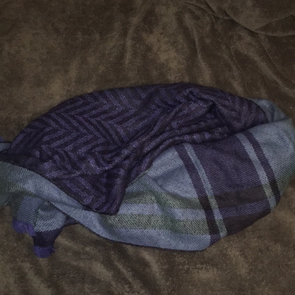 Blue blanket scarf